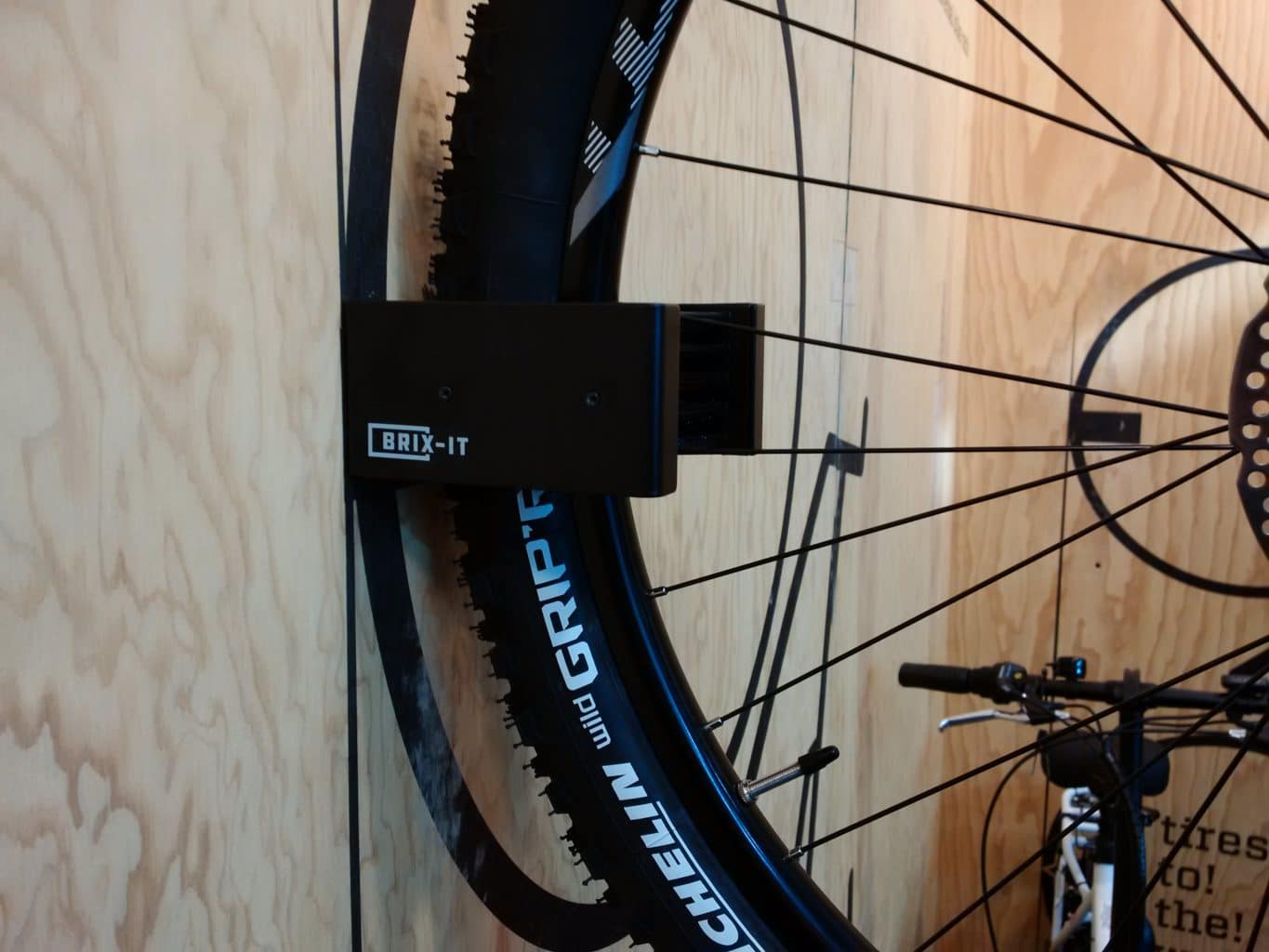 BRIX-IT Fahrrad Wandhalterung für Fahrräder und E Bikes  Fahrradwandhalterung alle Größen Fahrradhalterung Wand für Rennrad MTB  Kinderrad | BRIX-IT