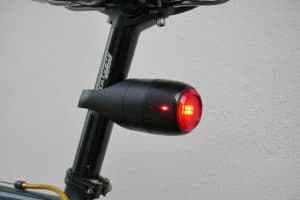 Vodafone Curve Bike mit angeschaltetem Licht