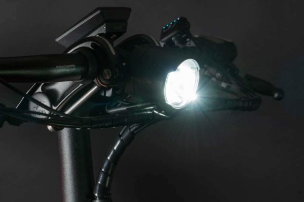 Frontscheinwerfer Ignis mit zusätzlichem Fernlicht am E-Bike Tern HSD